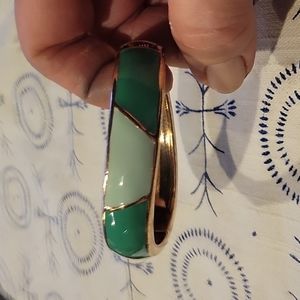 Bracelet,Aqua,Turquoise&Goldtone spring open bracelet, NWOT